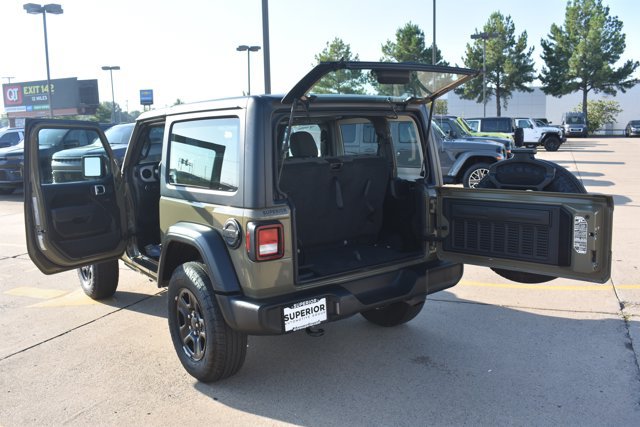 Used 2025 Jeep Wrangler Sport AWD/4WD image 14