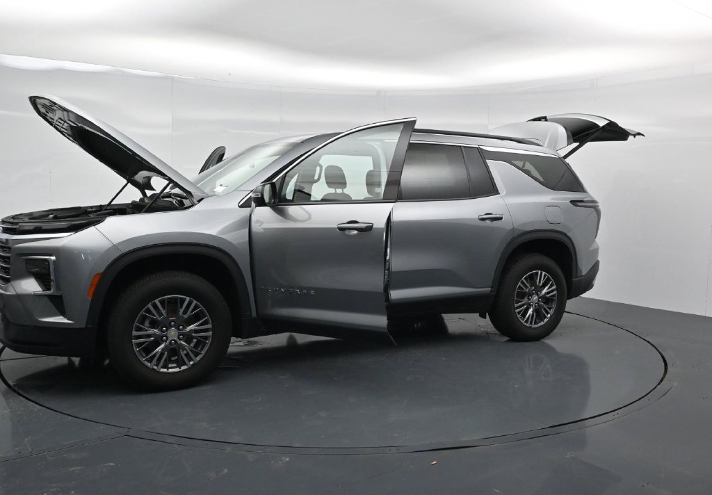 Used 2024 Chevrolet Traverse LT FWD image 39