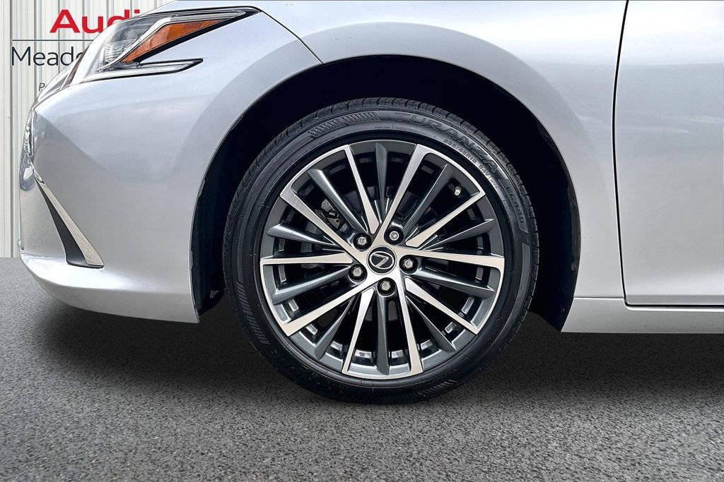 Used 2024 Lexus ES 350 w/ Premium Package image 34