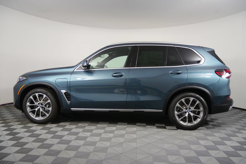 Certified 2026 BMW X5 xDrive50e w/ Premium Package AWD/4WD image 2