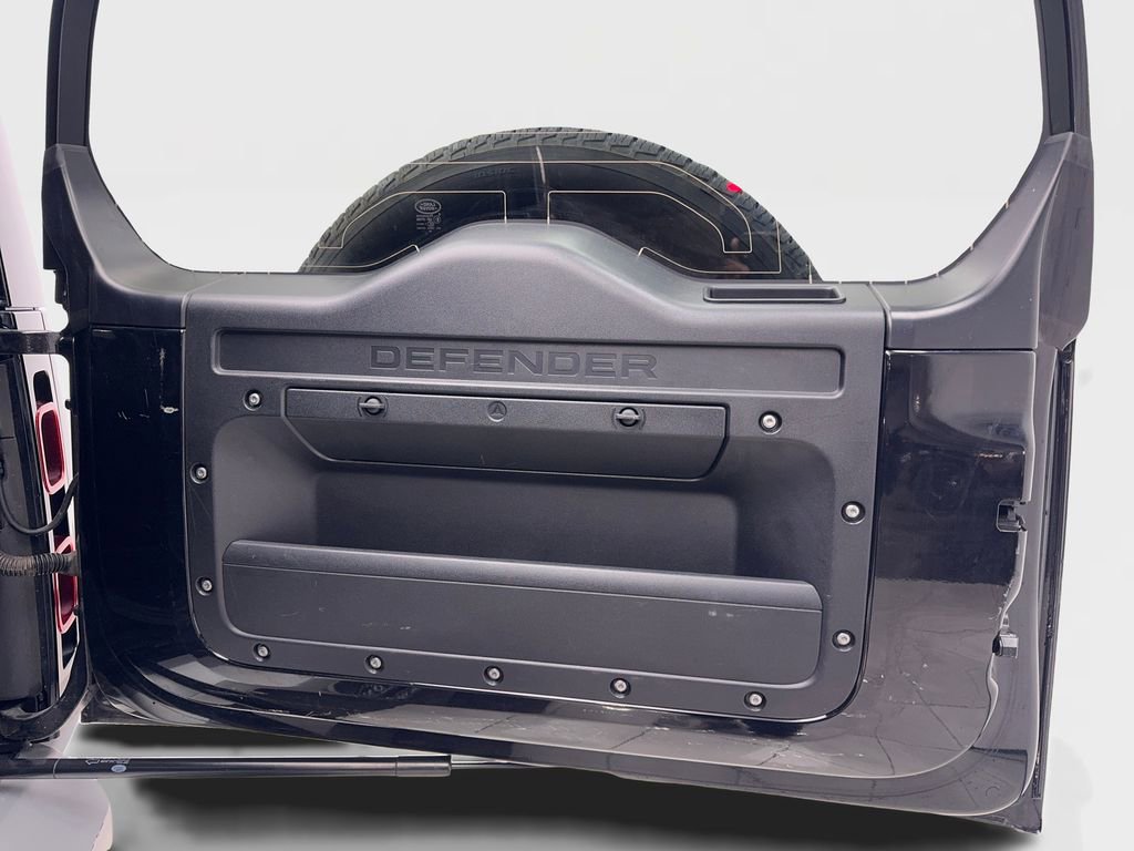 Used 2025 Land Rover Defender 110 S image 77