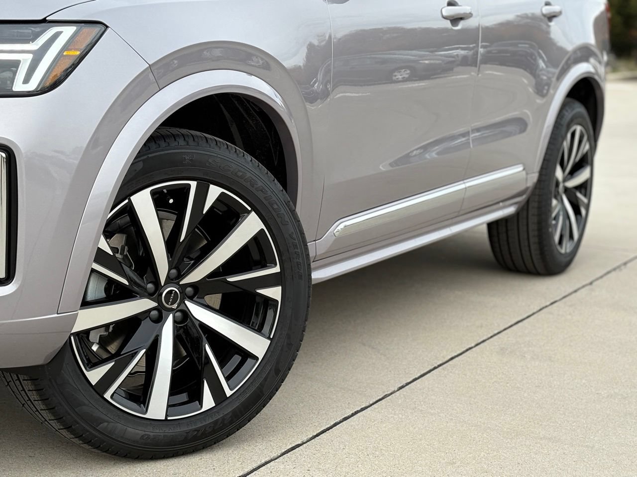 New 2026 Volvo XC90 B6 Core w/ Protection Package Premier AWD/4WD image 7