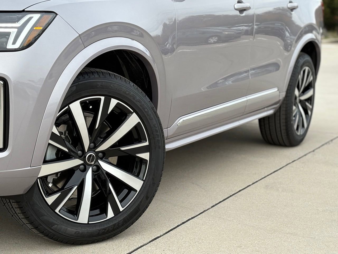 New 2026 Volvo XC90 B6 Core w/ Protection Package Premier image 7