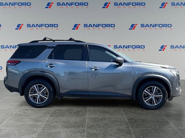 Used 2022 Nissan Pathfinder SV AWD/4WD image 6