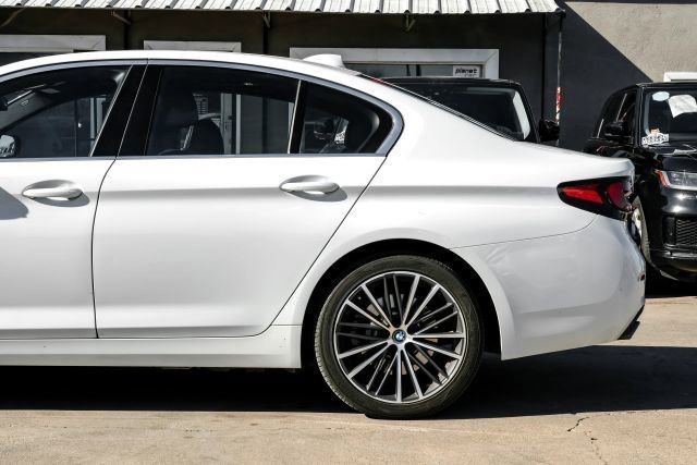 Used 2023 BMW 530e RWD image 22