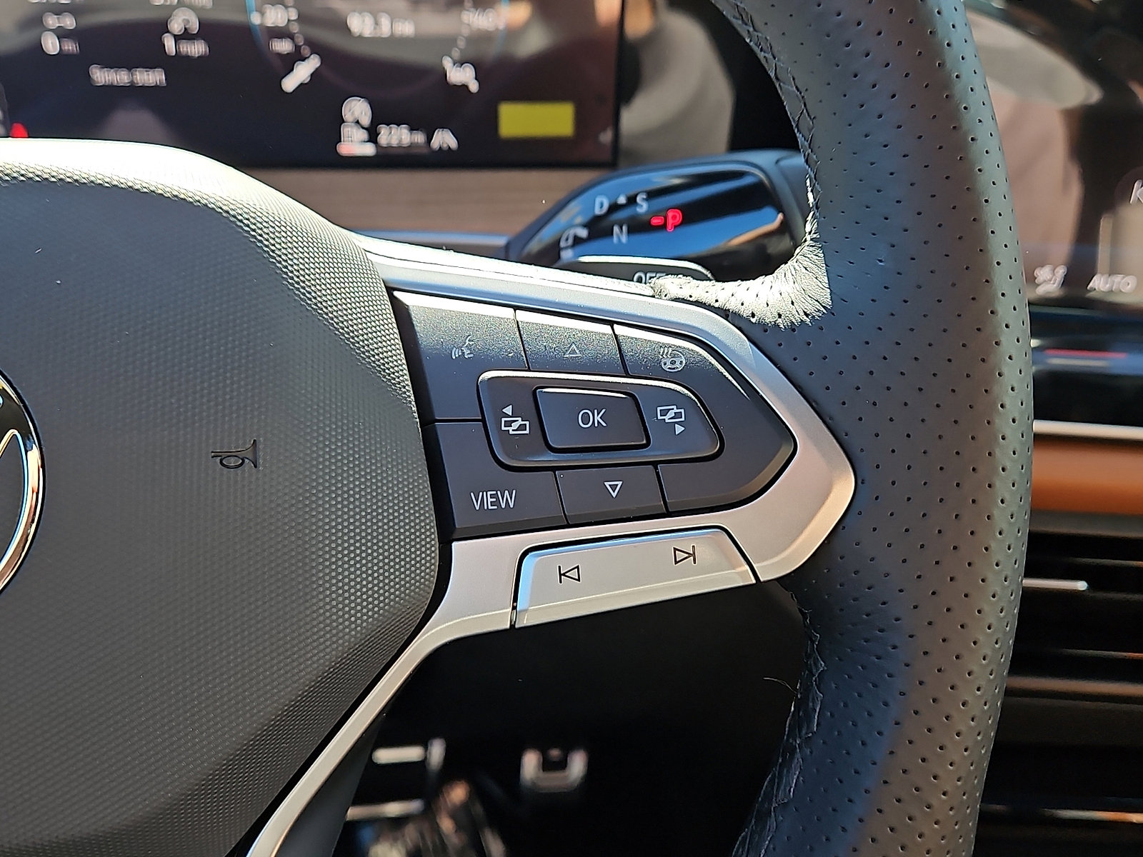 New 2026 Volkswagen Tiguan SEL R-Line image 19