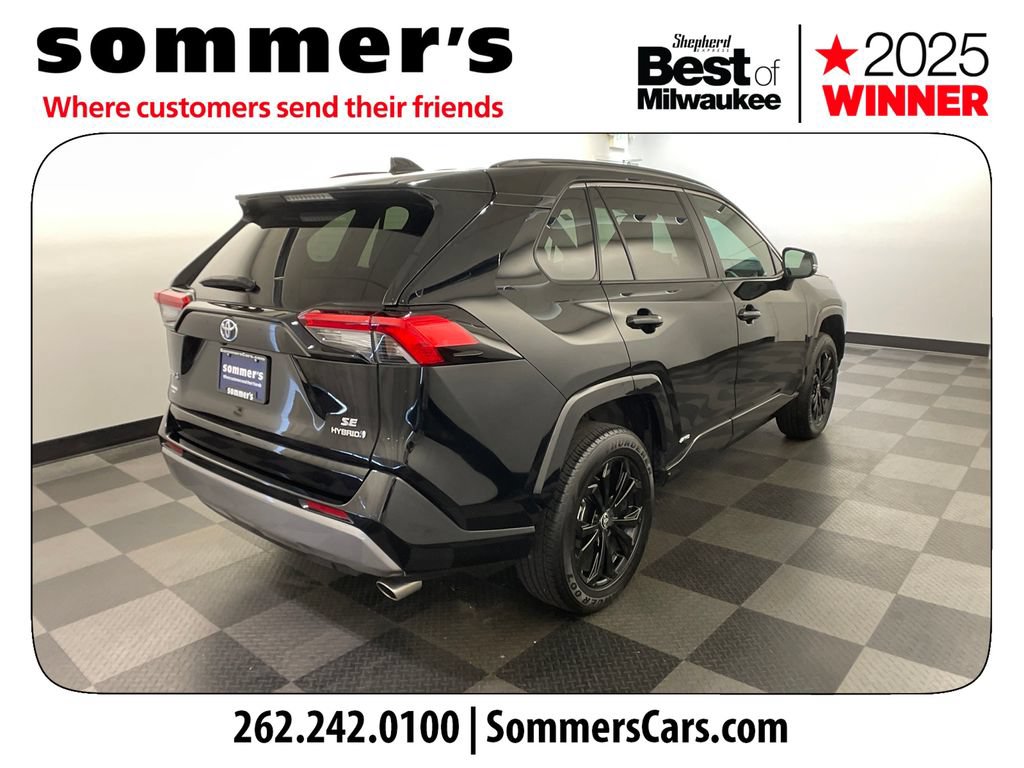 Used 2024 Toyota RAV4 SE w/ Convenience Package AWD/4WD image 5