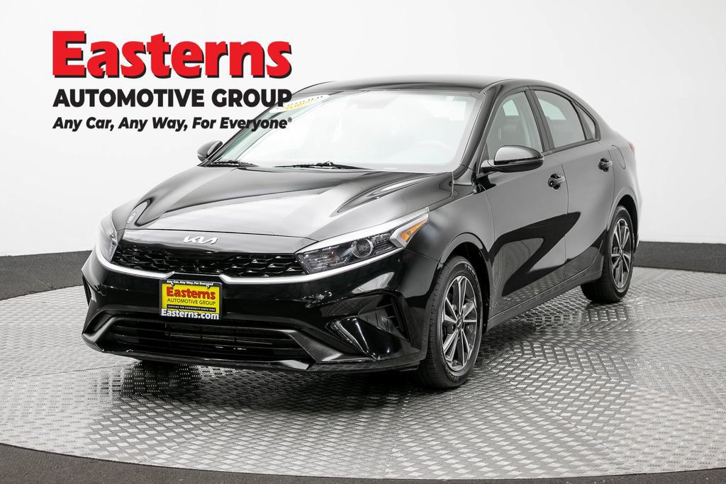 Used 2023 Kia Forte LXS w/ LXS Technology Package FWD image 1