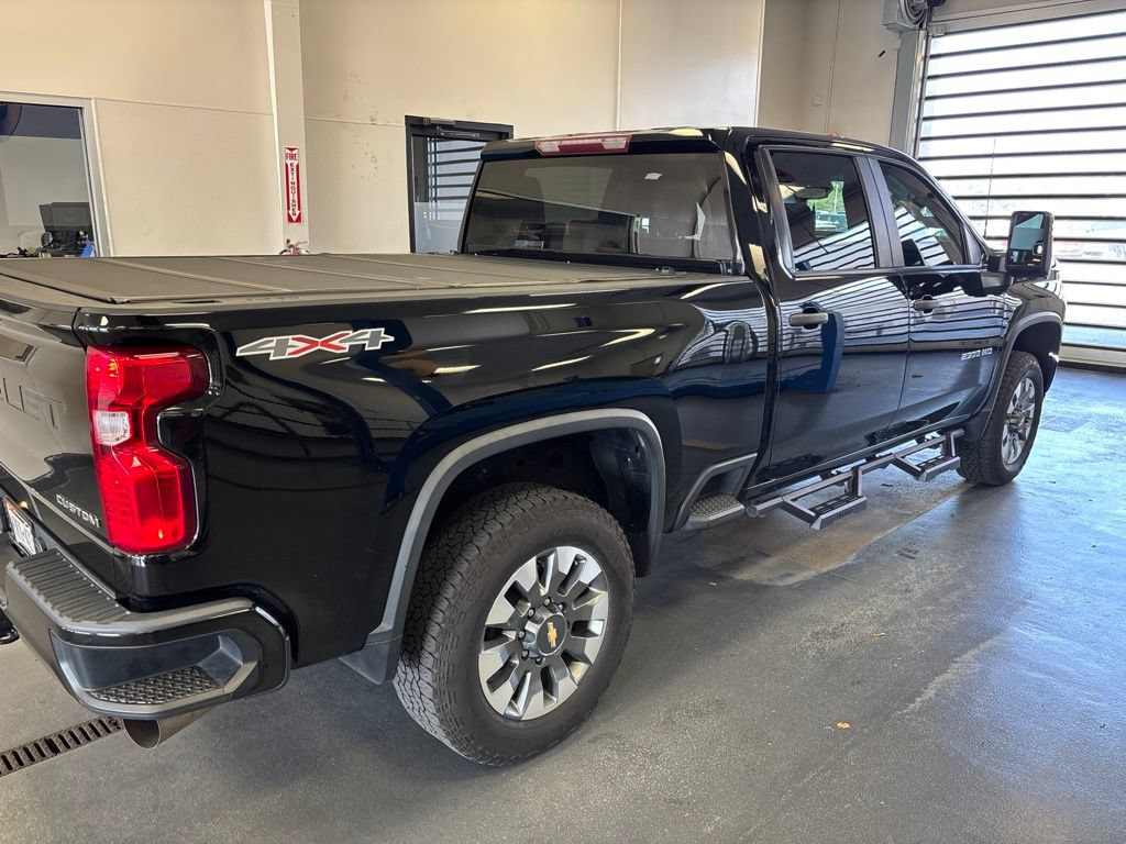 Used 2022 Chevrolet Silverado 2500 Custom w/ Custom Value Package AWD/4WD image 8