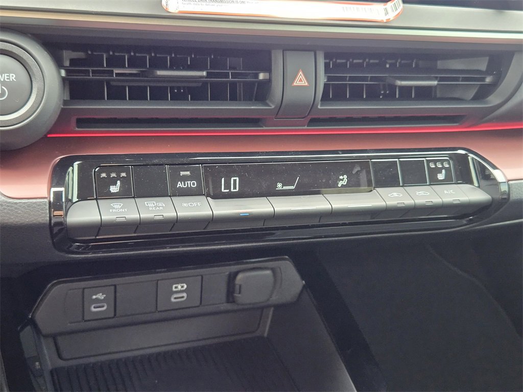 New 2025 Toyota Prius Plug-In Hybrid image 15