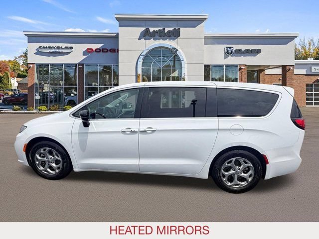 Certified 2024 Chrysler Pacifica Limited FWD image 5