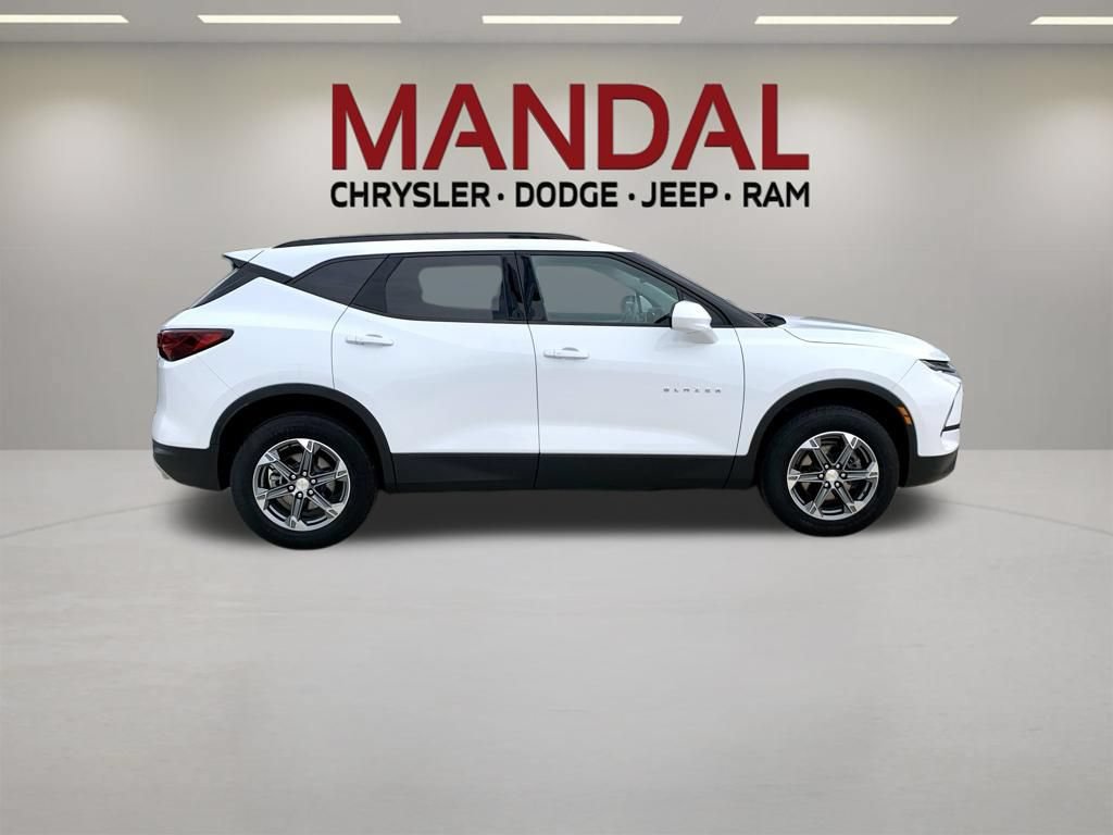 Used 2024 Chevrolet Blazer LT w/ Convenience Package FWD image 5