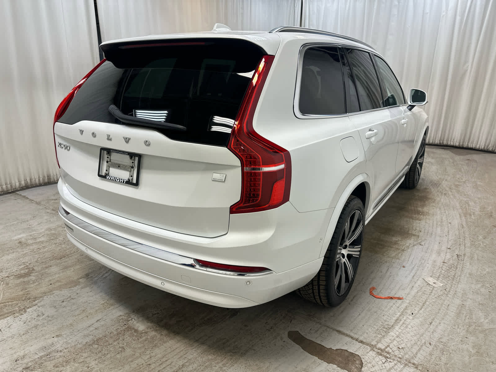 Used 2023 Volvo XC90 T8 Plus image 11