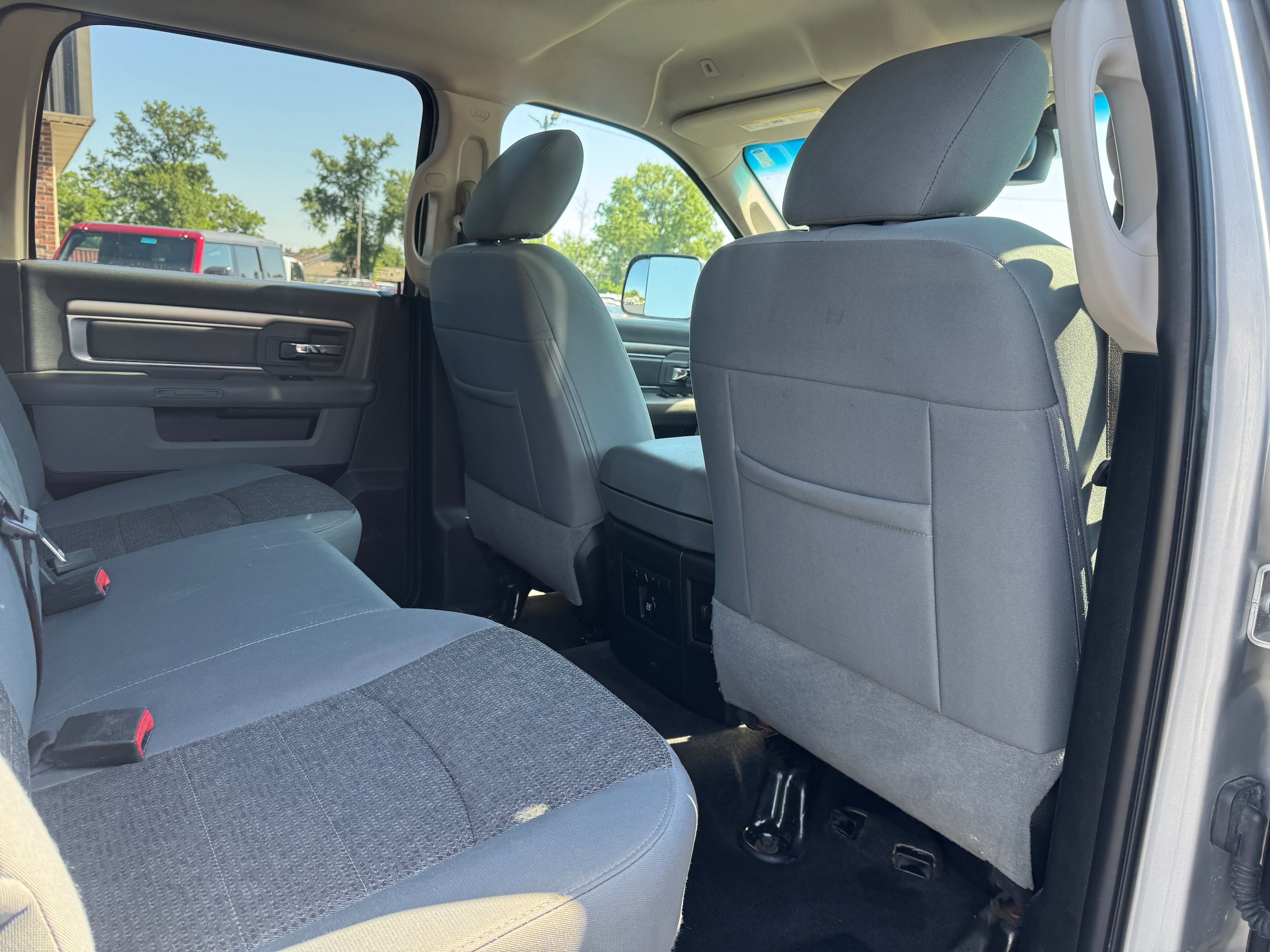 Used 2017 RAM 1500 Classic SLT AWD/4WD image 15