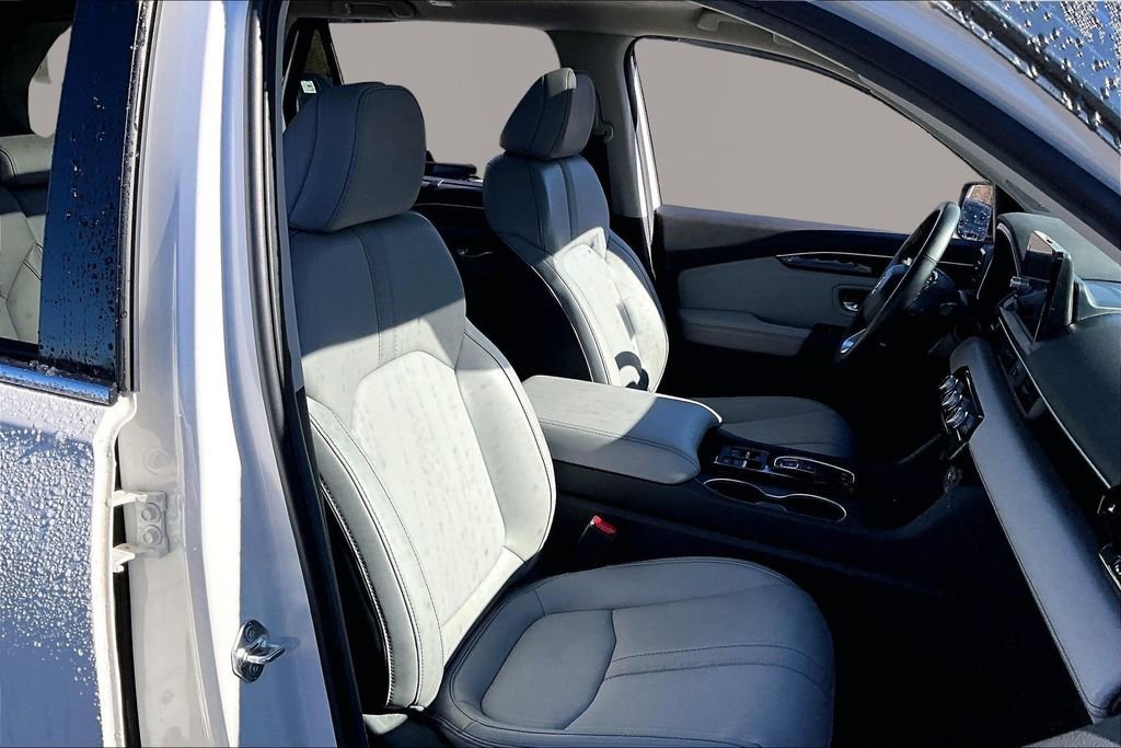 Used 2025 Honda Pilot Touring image 23