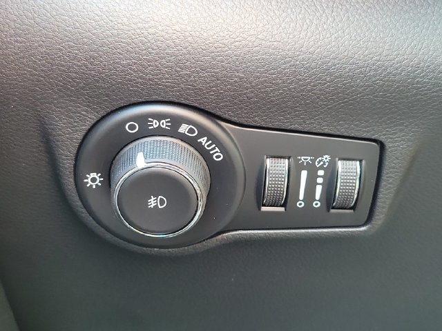 New 2026 Jeep Compass Latitude AWD/4WD image 25