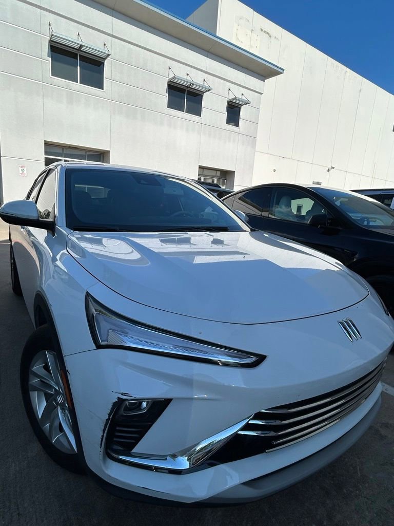 Used 2025 Buick Envista Preferred FWD image 1