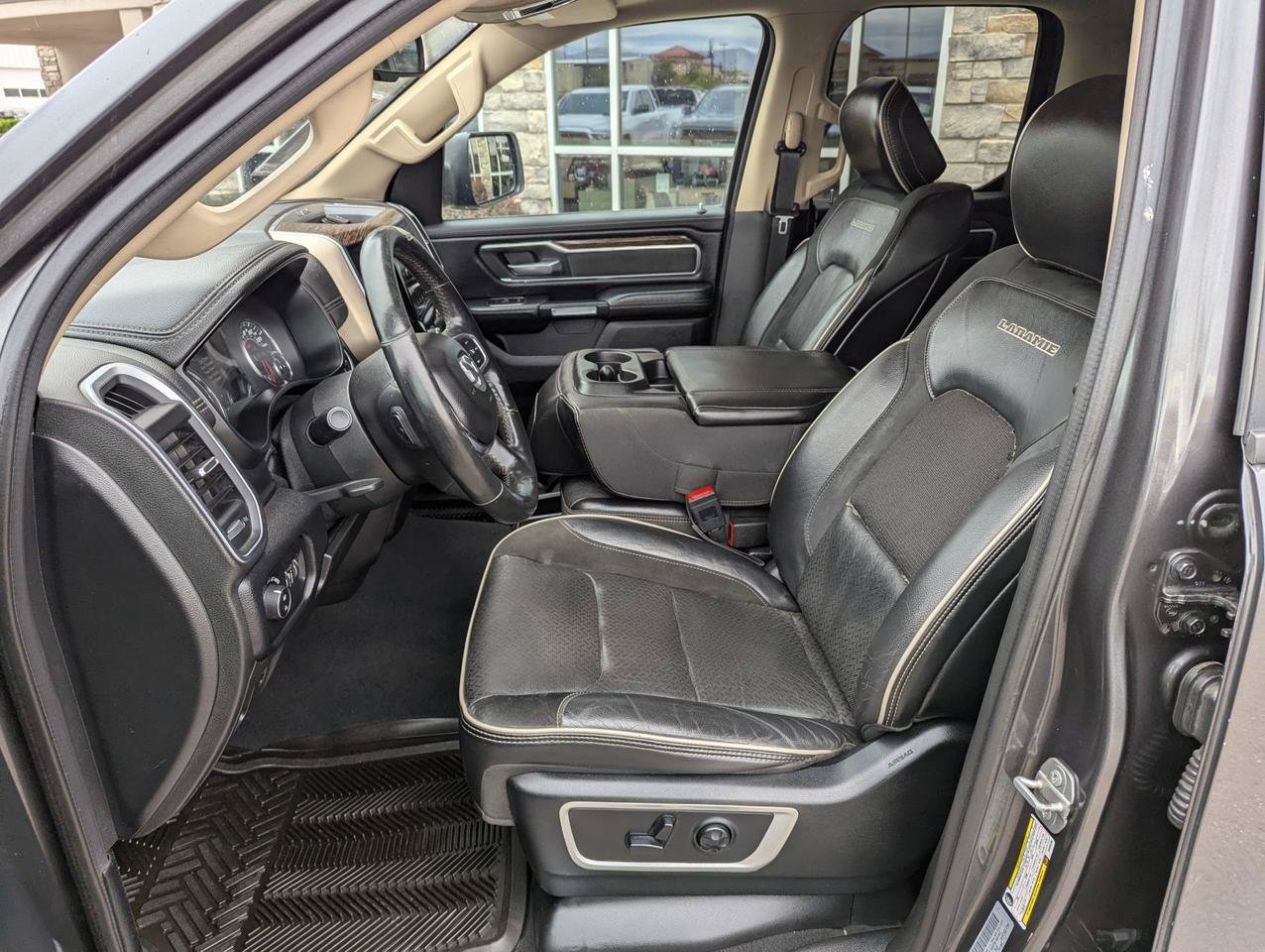 Used 2019 RAM 1500 Laramie AWD/4WD image 11
