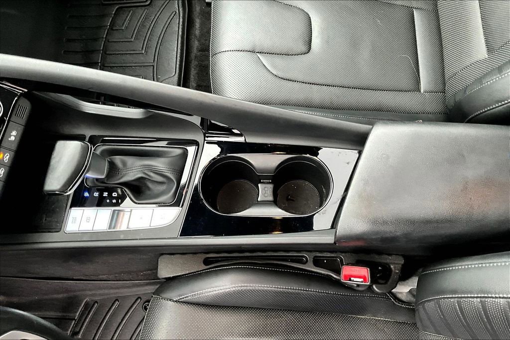 Used 2021 Hyundai Elantra Limited image 16