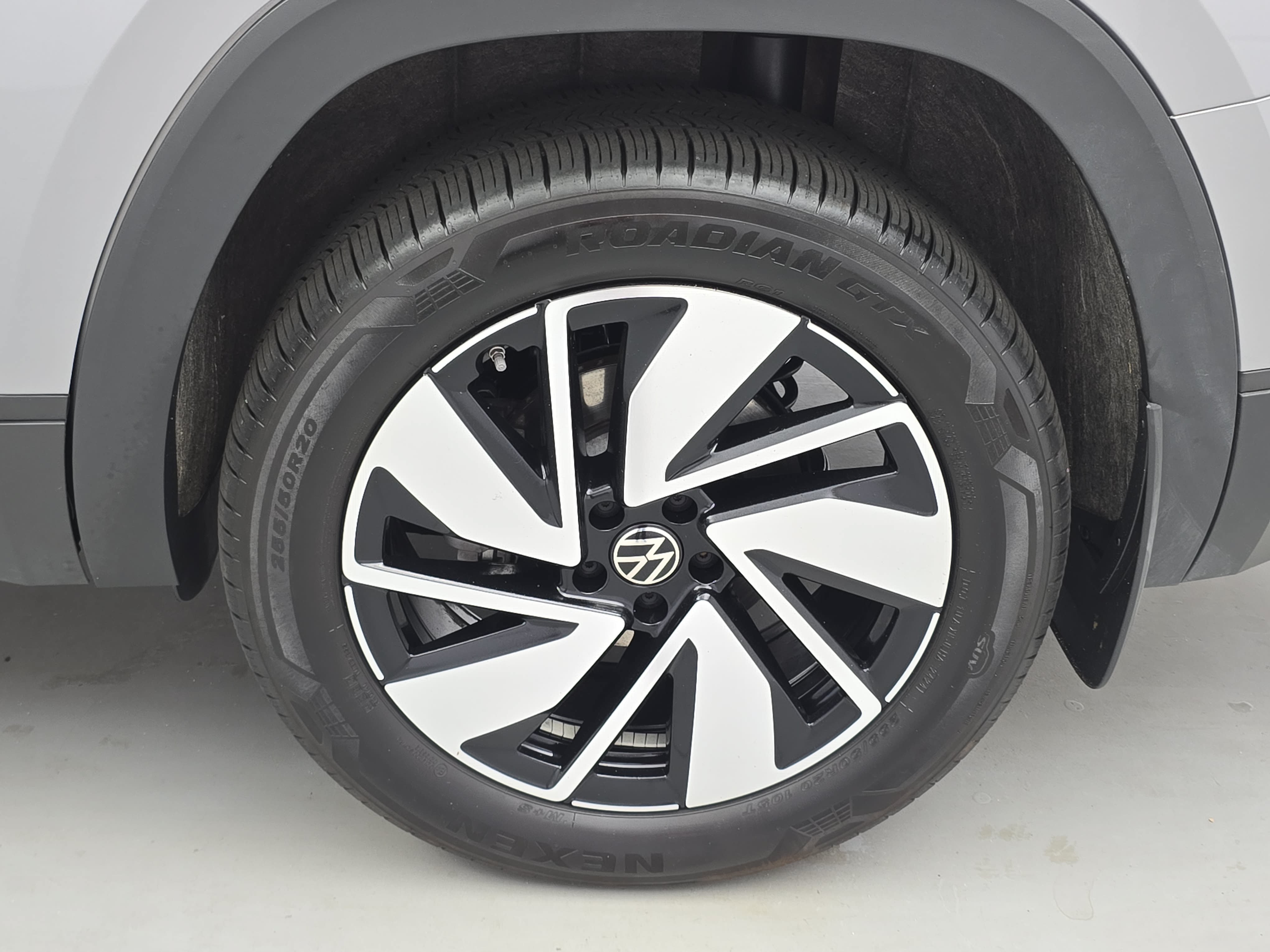 Certified 2025 Volkswagen Atlas SE AWD/4WD image 35