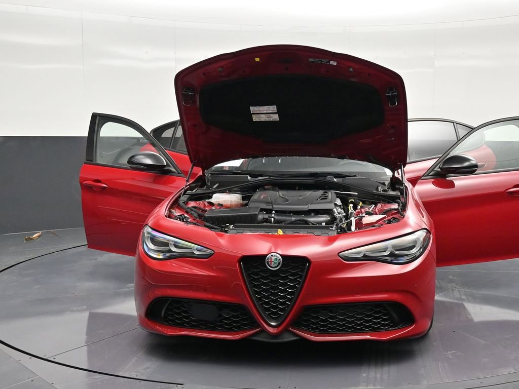 Used 2024 Alfa Romeo Giulia Sprint image 13