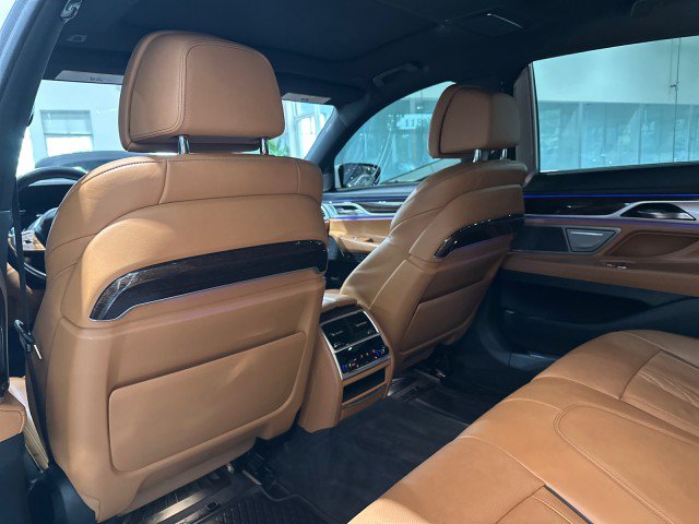 Used 2020 BMW 745e xDrive AWD/4WD image 46