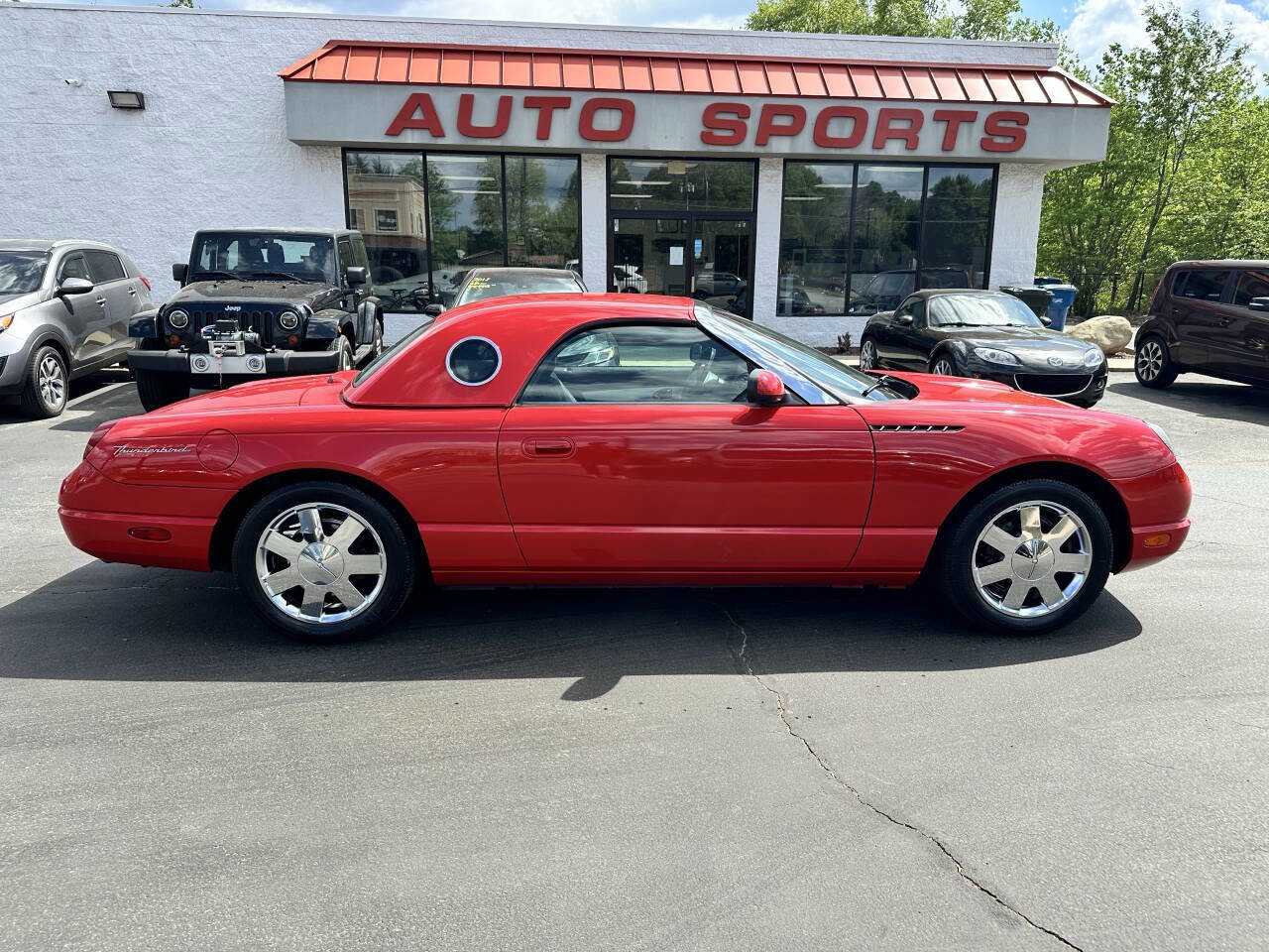 Used 2002 Ford Thunderbird Deluxe RWD image 4