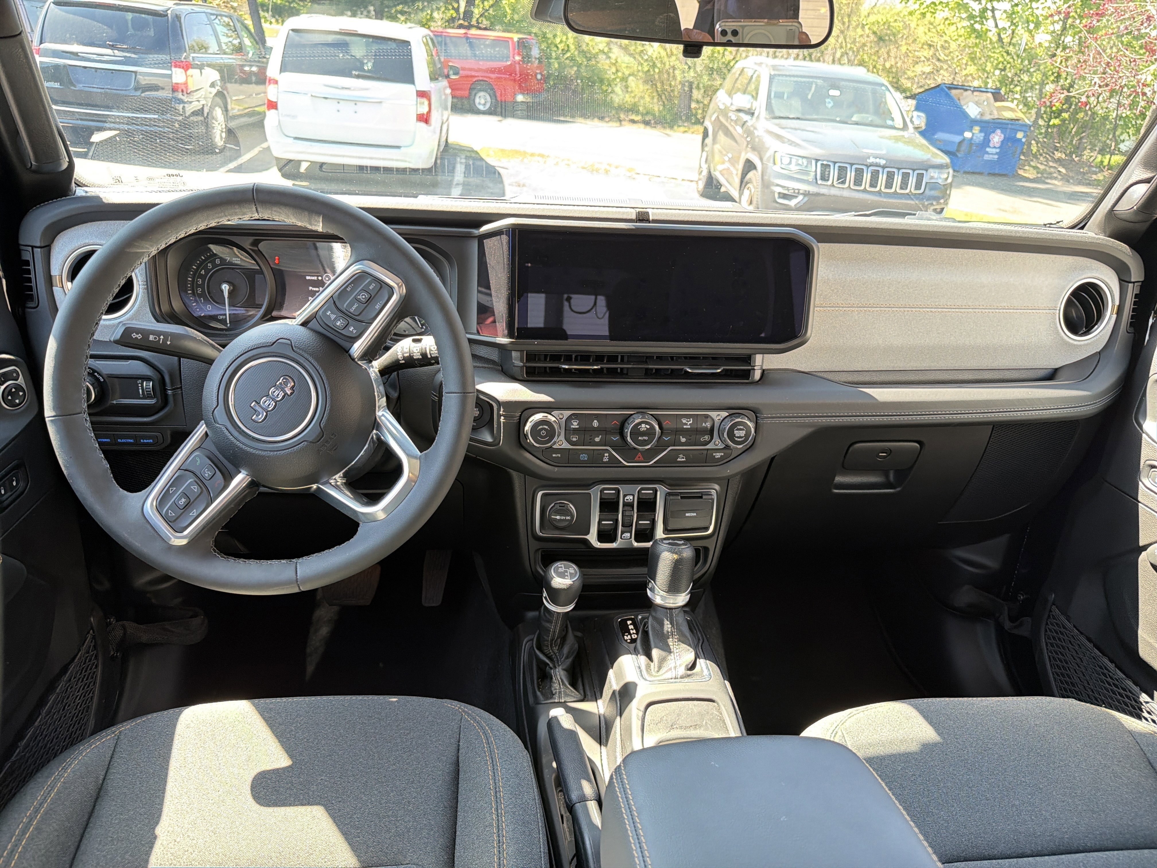 Certified 2025 Jeep Wrangler Unlimited Sahara AWD/4WD image 13