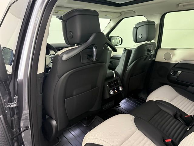 New 2026 Land Rover Discovery Limited Edition image 31