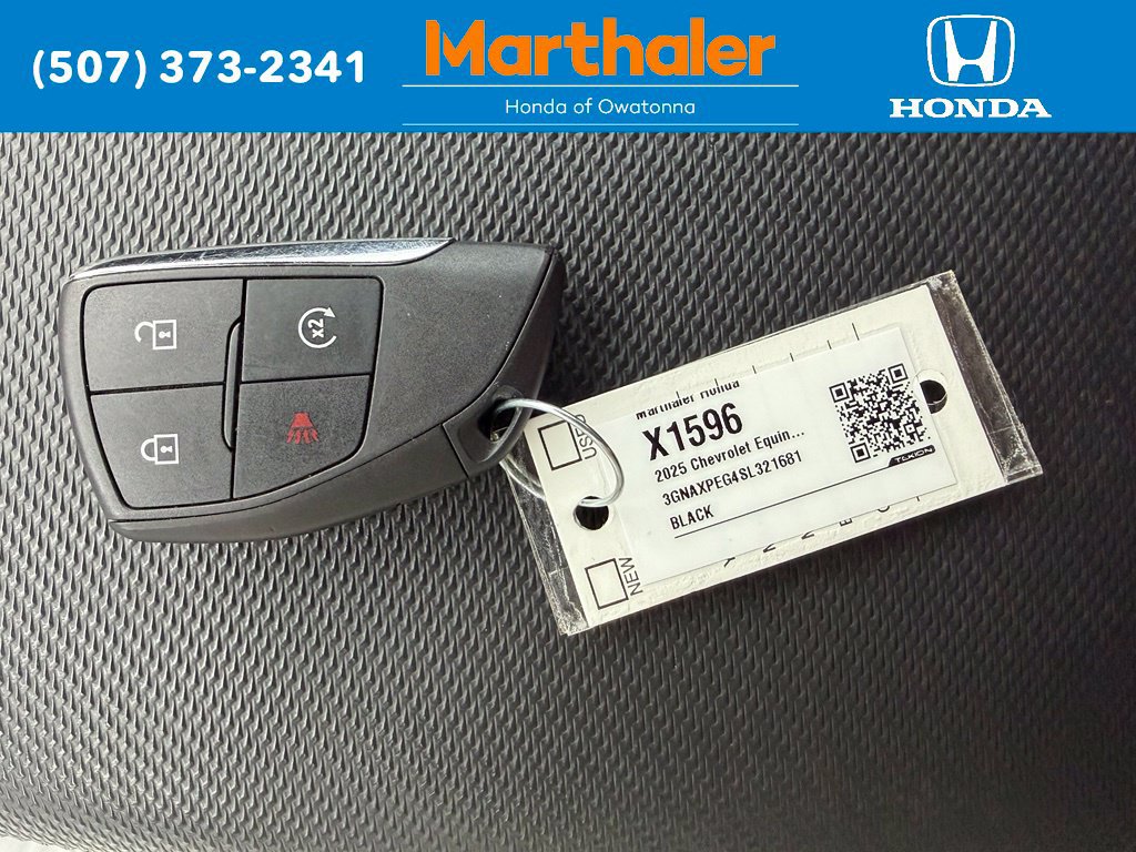 Used 2025 Chevrolet Equinox LT AWD/4WD image 25