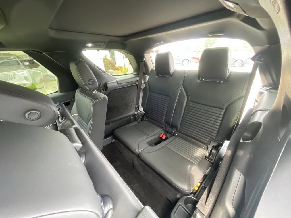 Used 2023 Land Rover Discovery S R-Dynamic AWD/4WD image 14