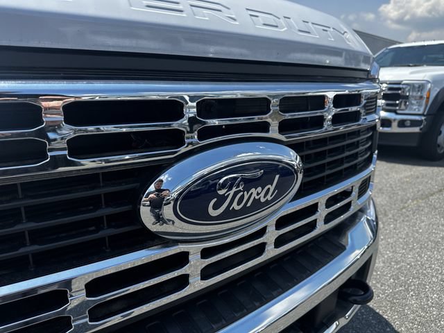 New 2026 Ford F550 4x4 Regular Cab Super Duty image 10