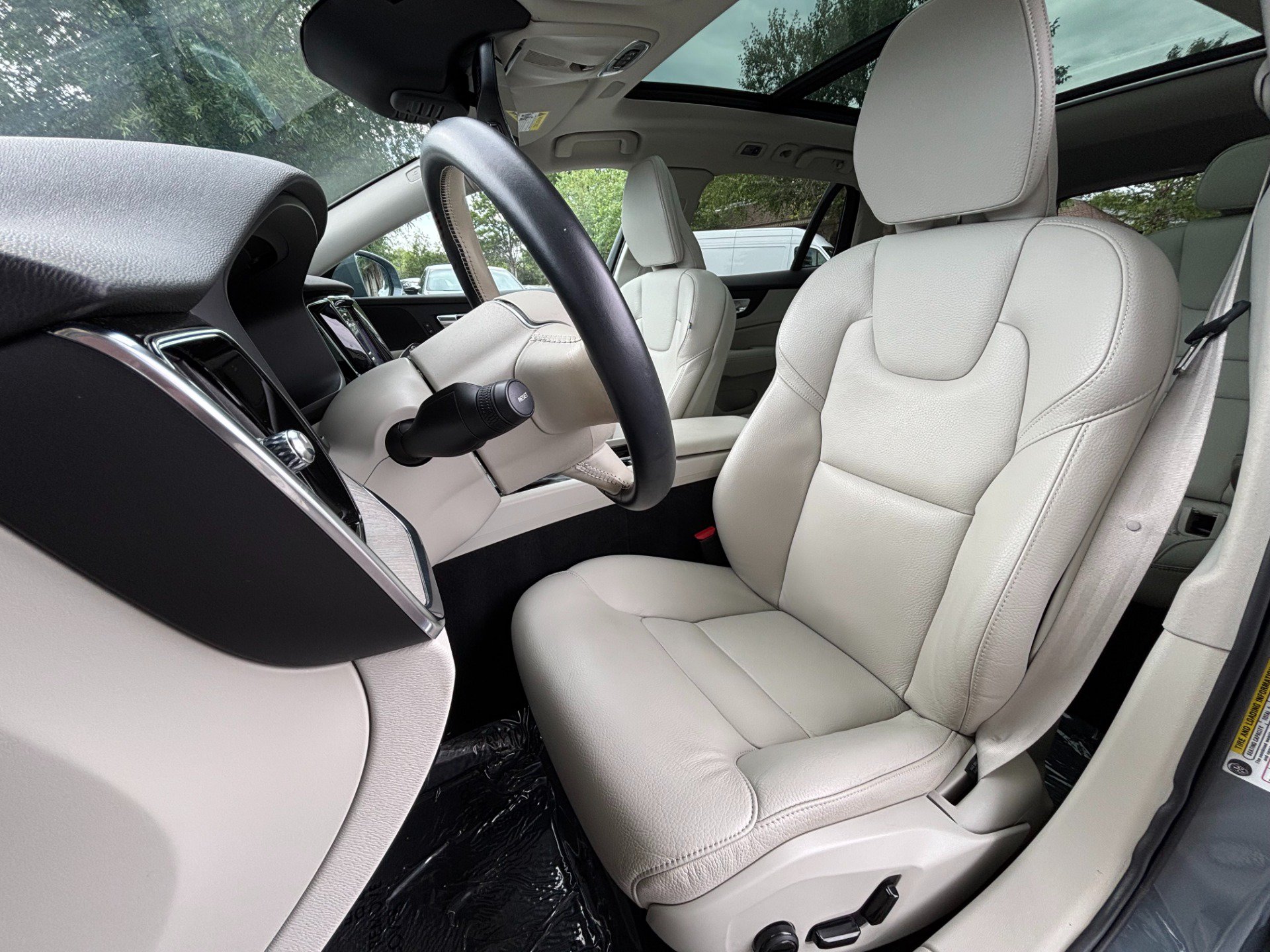 Used 2022 Volvo V60 T5 Cross Country AWD/4WD image 12