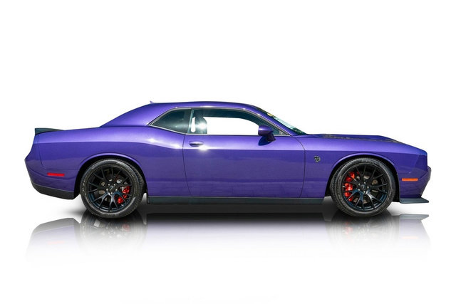Used 2016 Dodge Challenger SRT Hellcat RWD image 2