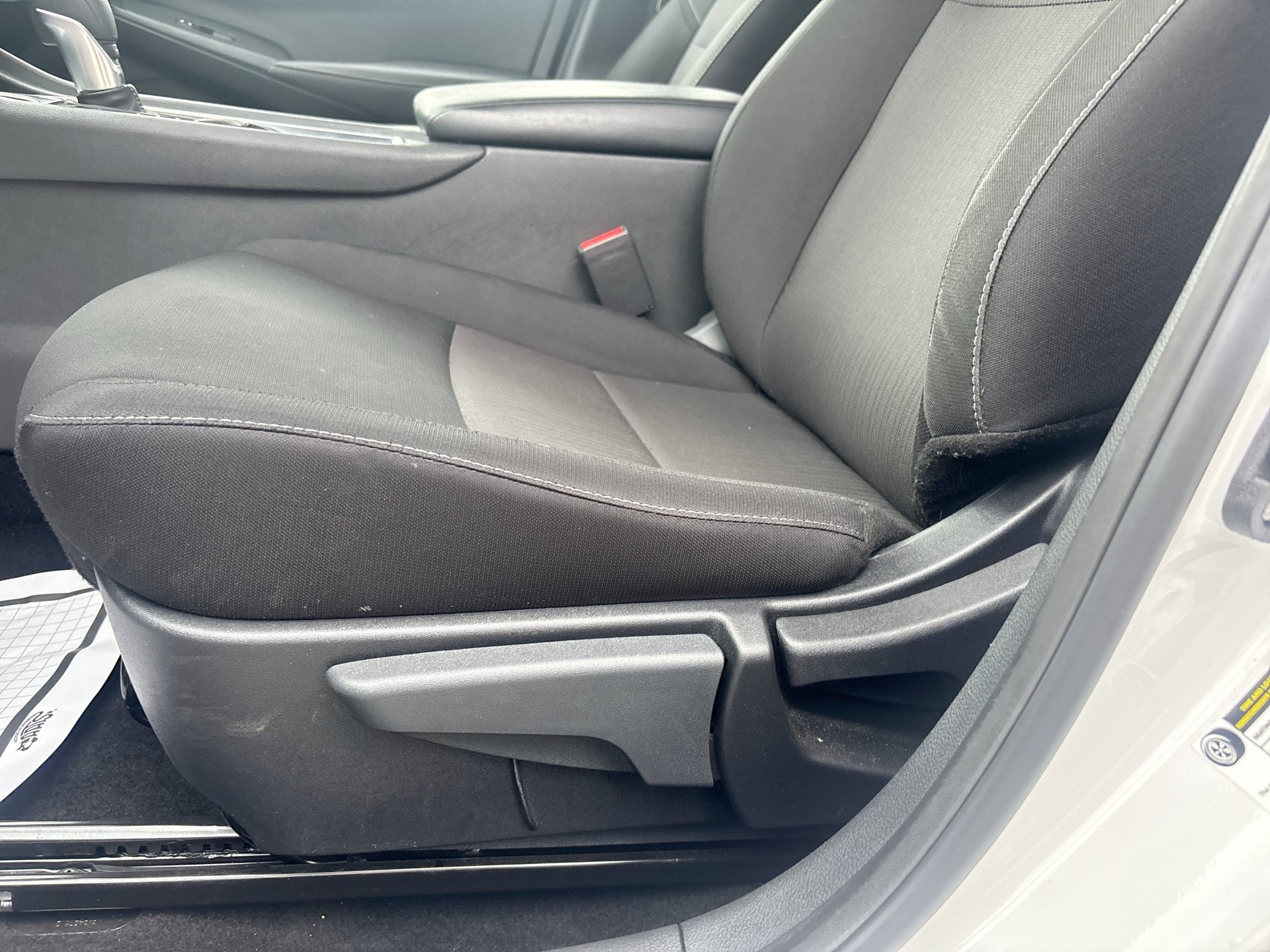Used 2025 Nissan Sentra SV FWD image 14