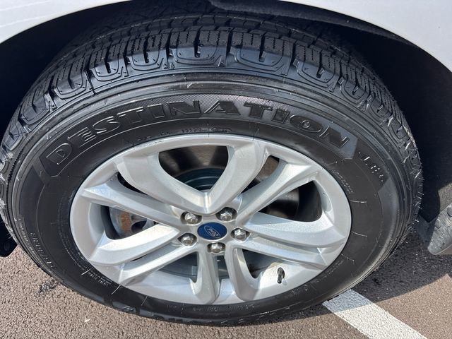 Used 2019 Ford Edge SEL image 35