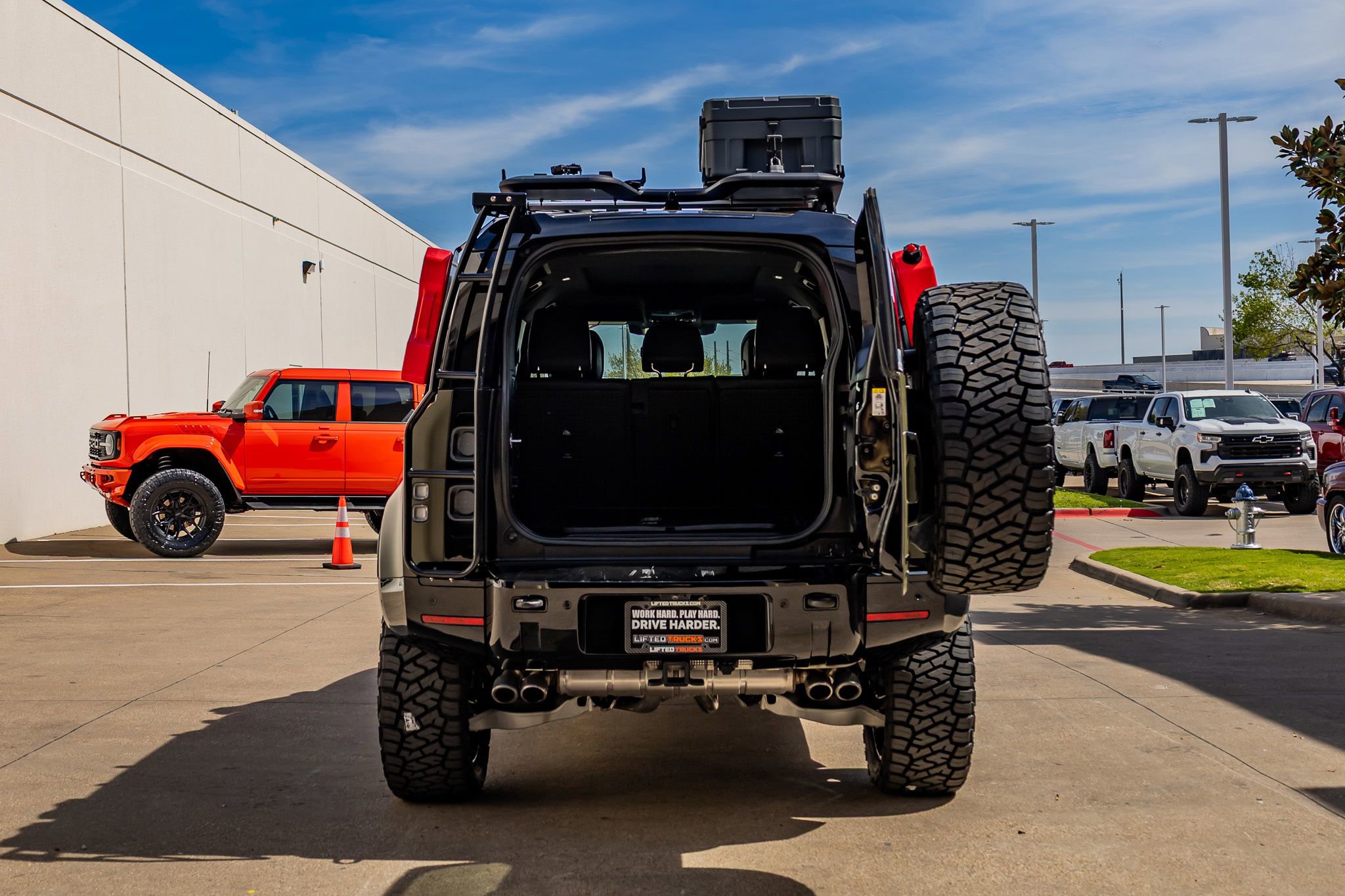 Used 2023 Land Rover Defender 110 V8 image 9