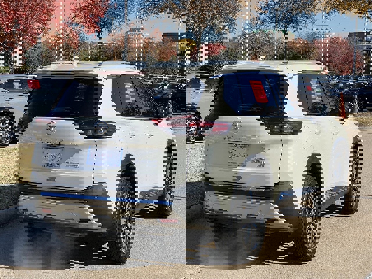 Certified 2021 Nissan Rogue Platinum image 4