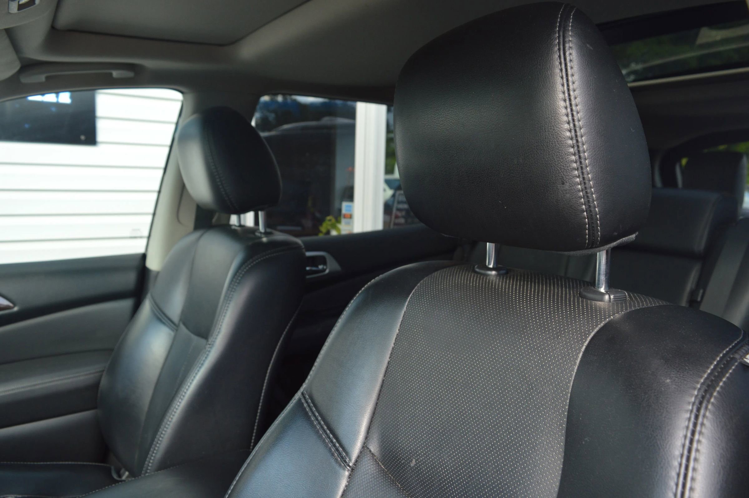 Used 2015 Nissan Pathfinder Platinum AWD/4WD image 13