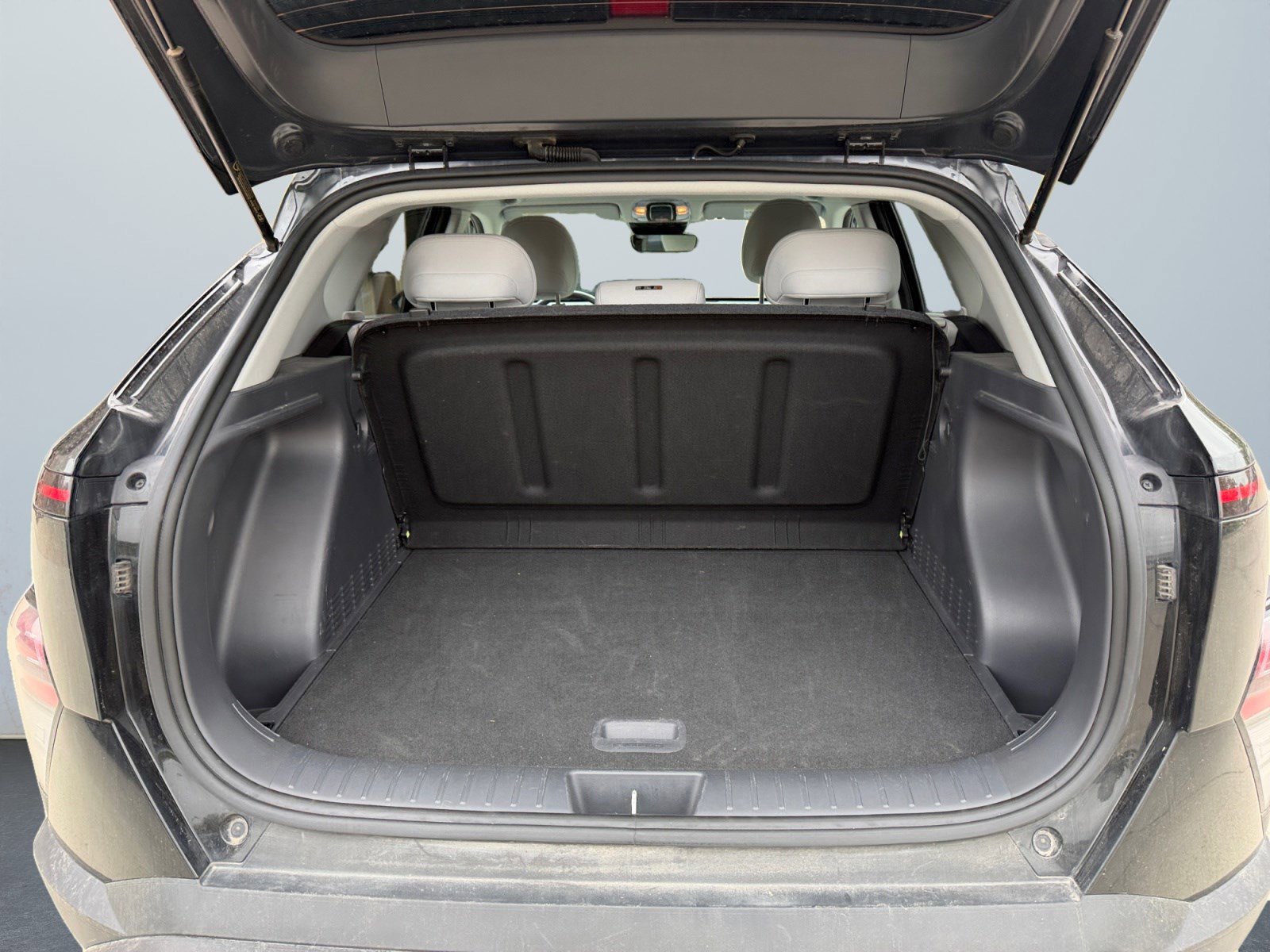 Certified 2025 Hyundai Kona SEL AWD/4WD image 16