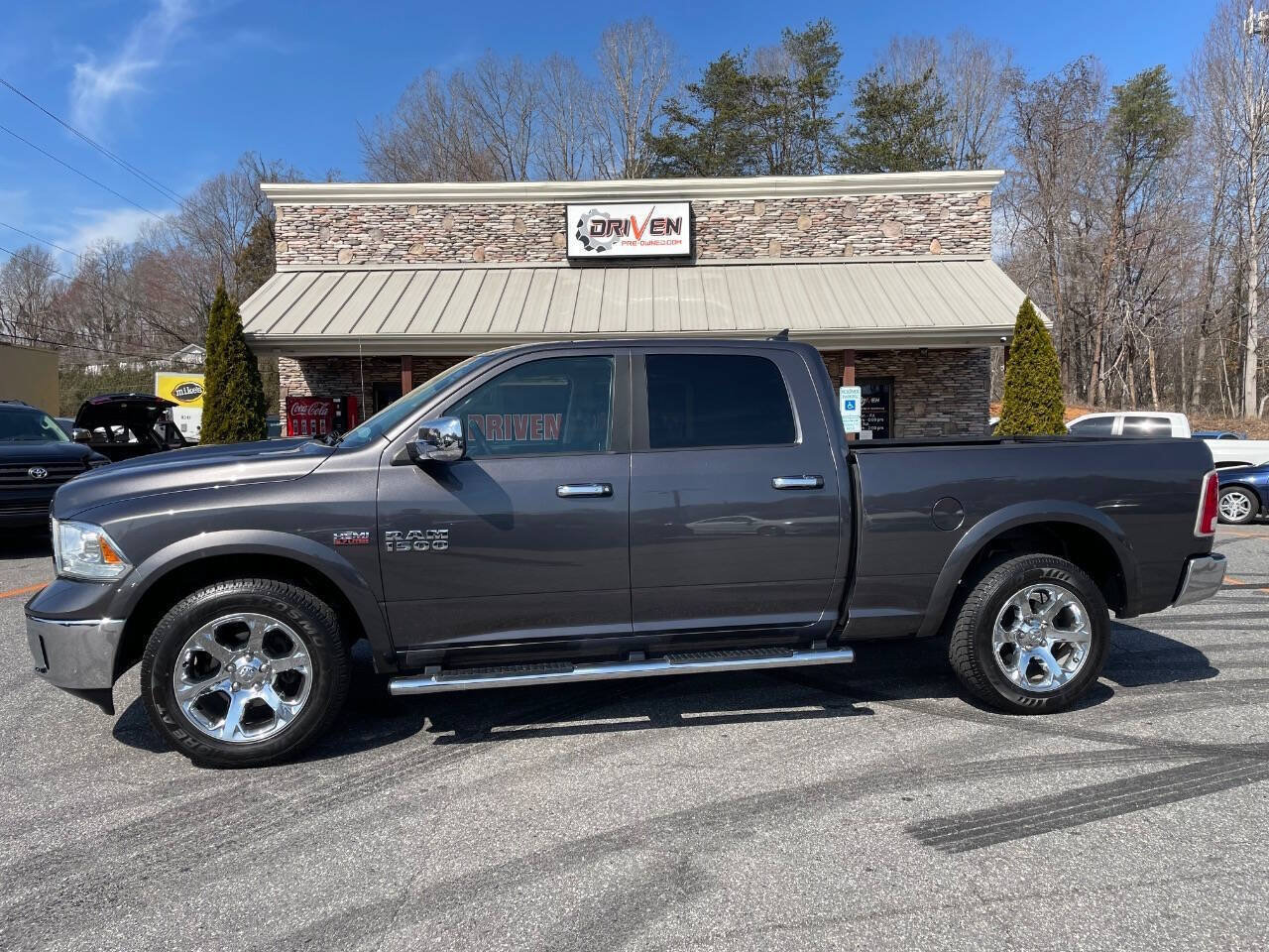 Used 2017 RAM 1500 Laramie w/ Convenience Group AWD/4WD image 1