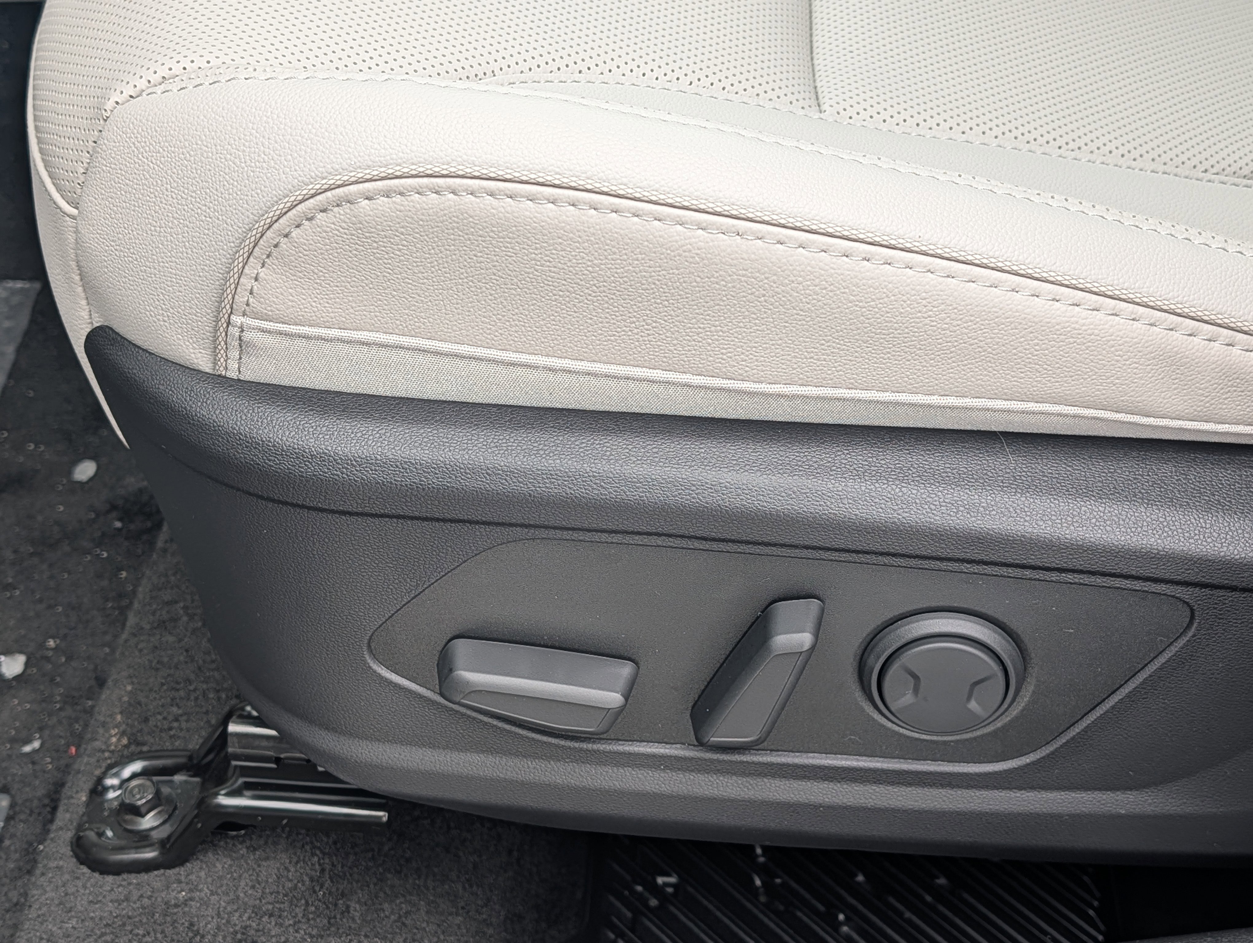 New 2026 Hyundai Tucson Limited image 13