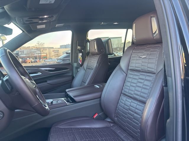 Used 2023 Cadillac Escalade ESV Sport Platinum w/ LPO, ONYX Package image 7