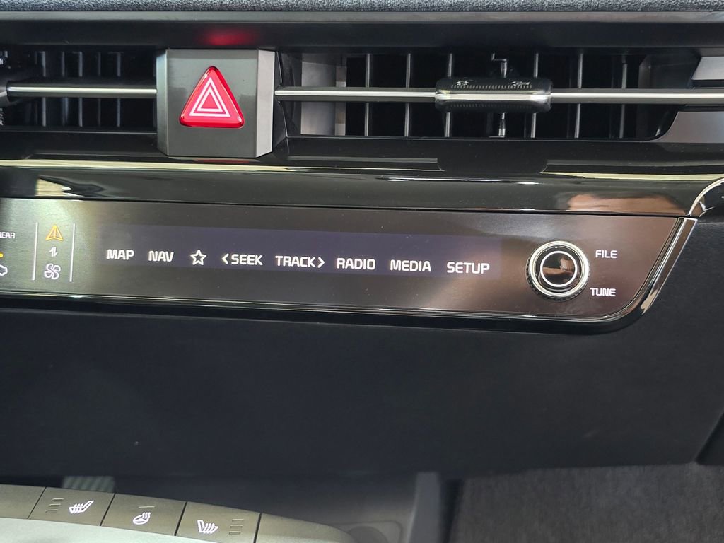 Used 2024 Kia EV6 Light image 29