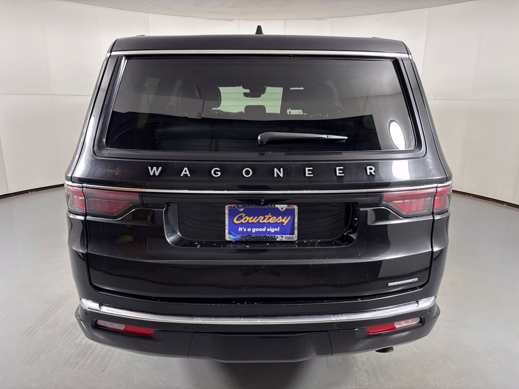 Used 2024 Jeep Wagoneer L Series II RWD image 7