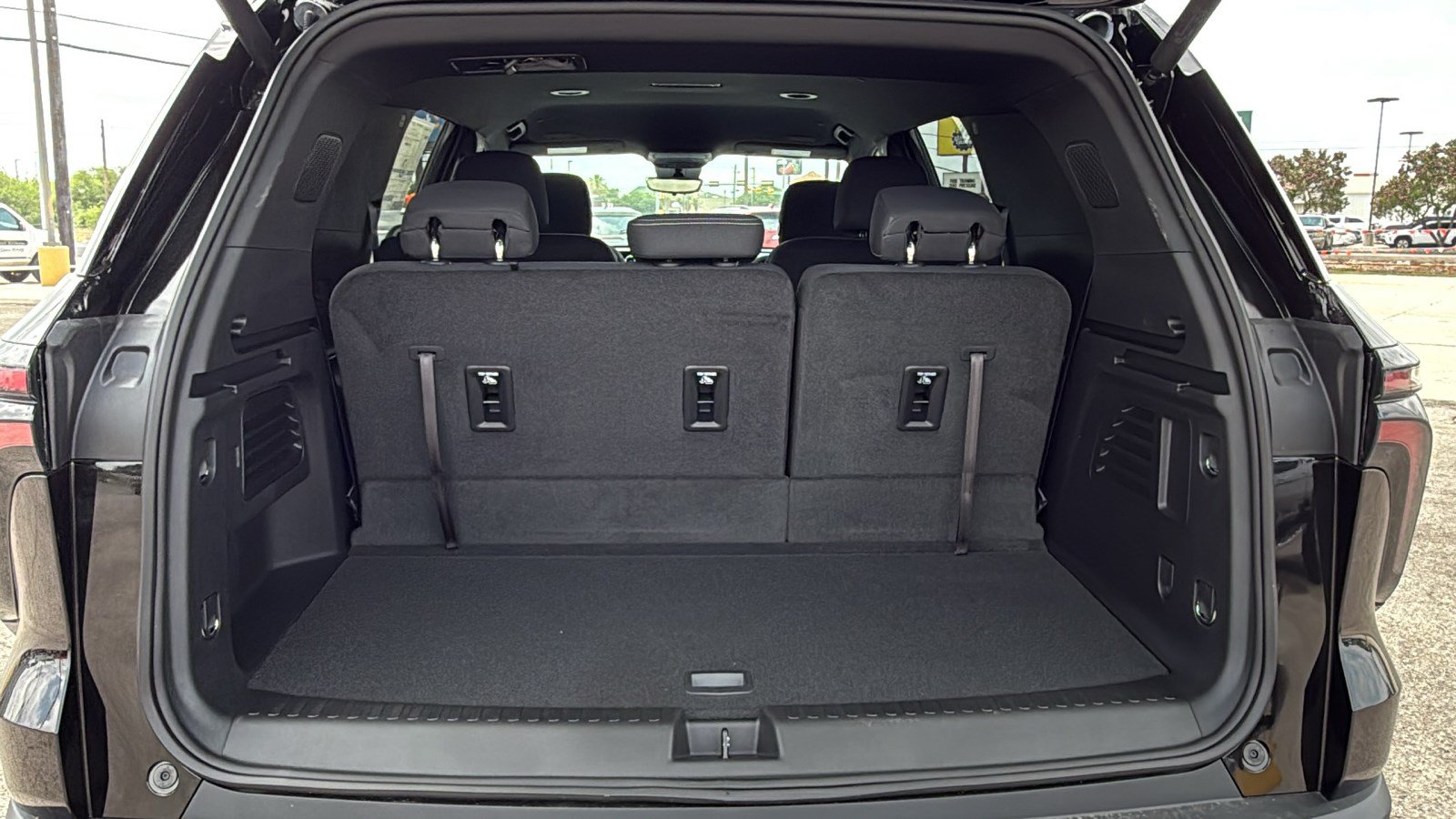 New 2026 Chevrolet Traverse LT w/ Driver Confidence Package FWD image 24
