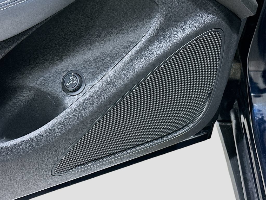 Used 2020 Buick Envision Essence FWD image 18