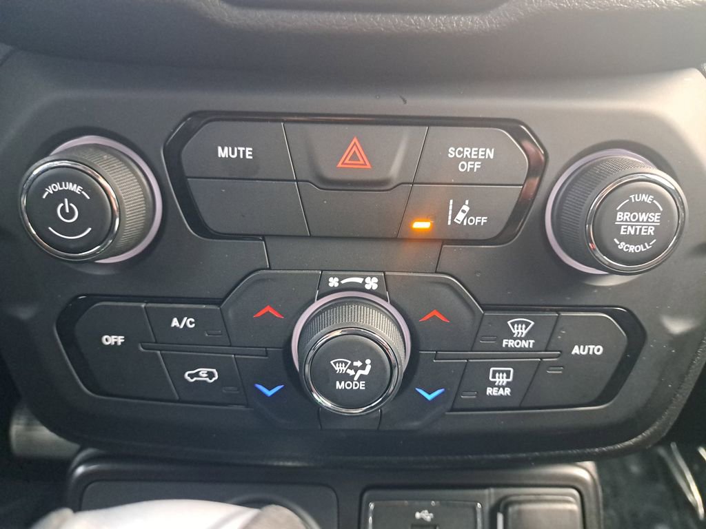 Used 2022 Jeep Renegade Latitude image 23