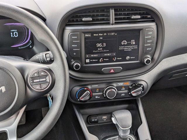 Used 2025 Kia Soul LX image 13