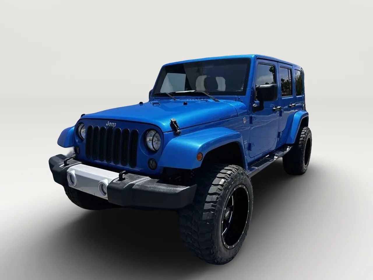 Used 2015 Jeep Wrangler Unlimited Sahara w/ Connectivity Group AWD/4WD image 34